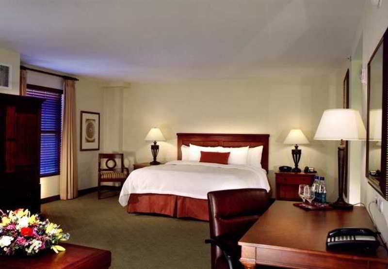Hampton Inn & Suites Austin-Downtown/Convention Center Chambre photo
